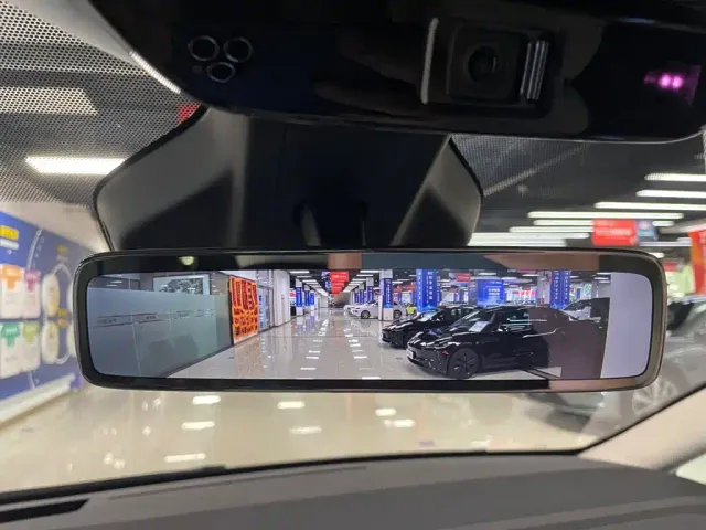 Li Auto MEGA — Фото автомобиля 26