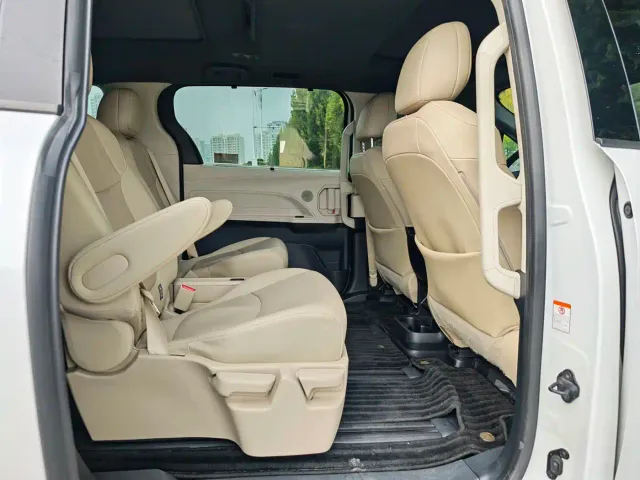Toyota Granvia — Фото автомобиля 10