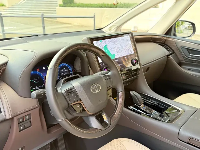 Toyota Alphard — Фото автомобиля 4
