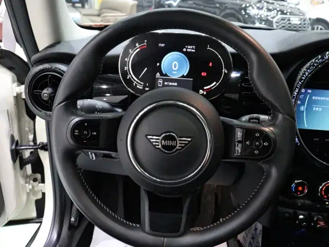 MINI Hatch — Фото автомобиля 9
