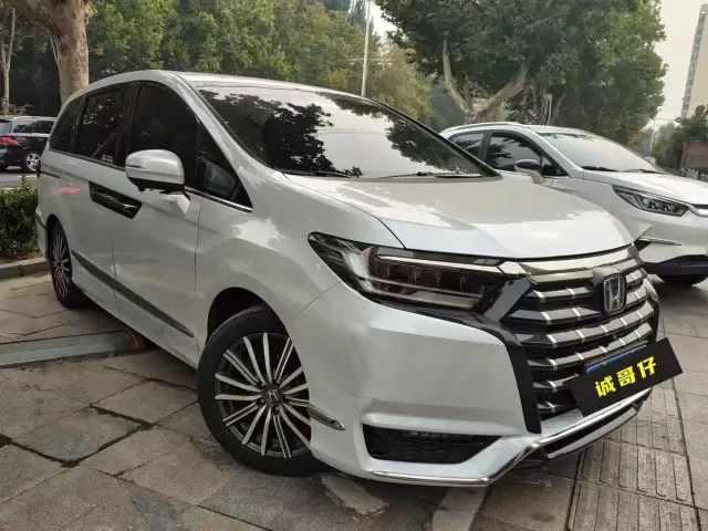 Фотография автомобиля — Honda Elysion