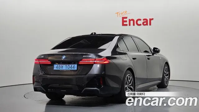 BMW i5 G60 — Фото автомобиля 2