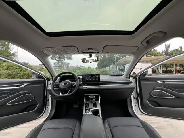 Geely Emgrand — Фото автомобиля 18