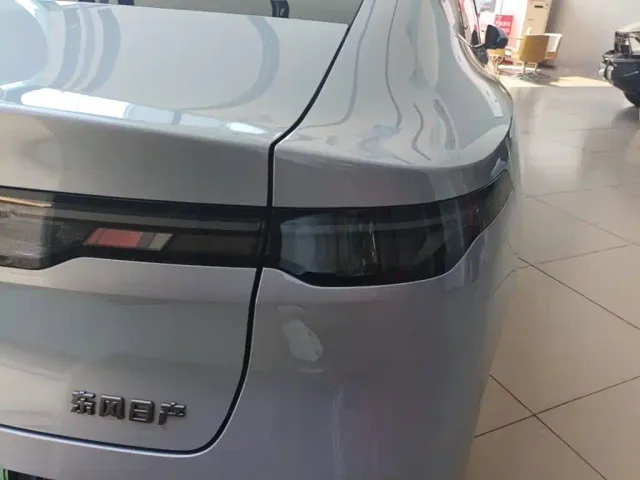 Nissan N7 — Фото автомобиля 7