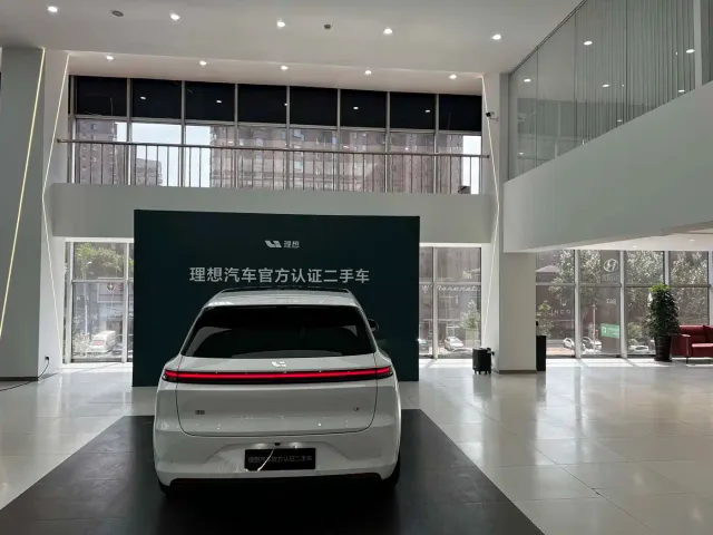 Li Auto L6 — Фото автомобиля 4