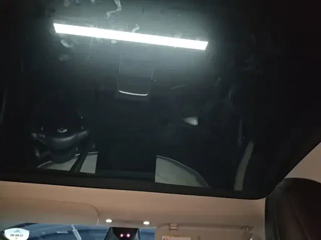 Tesla Model Y — Фото автомобиля 17