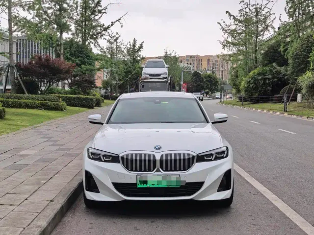 BMW i3 — Фото автомобиля 2