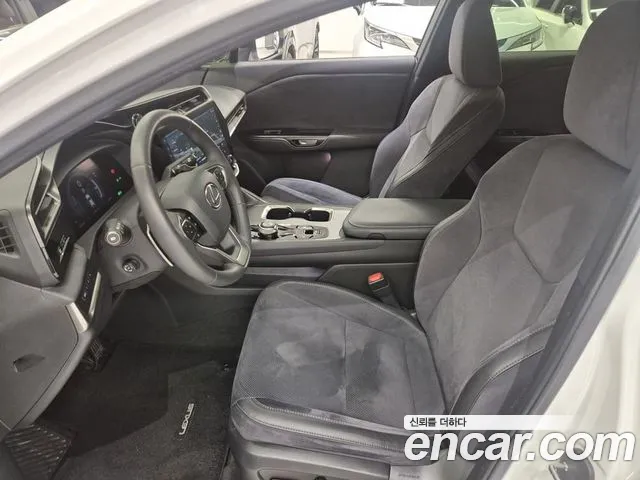 Lexus RZ RZ450e — Фото автомобиля 11
