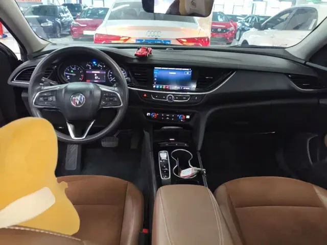 Buick Regal — Фото автомобиля 9