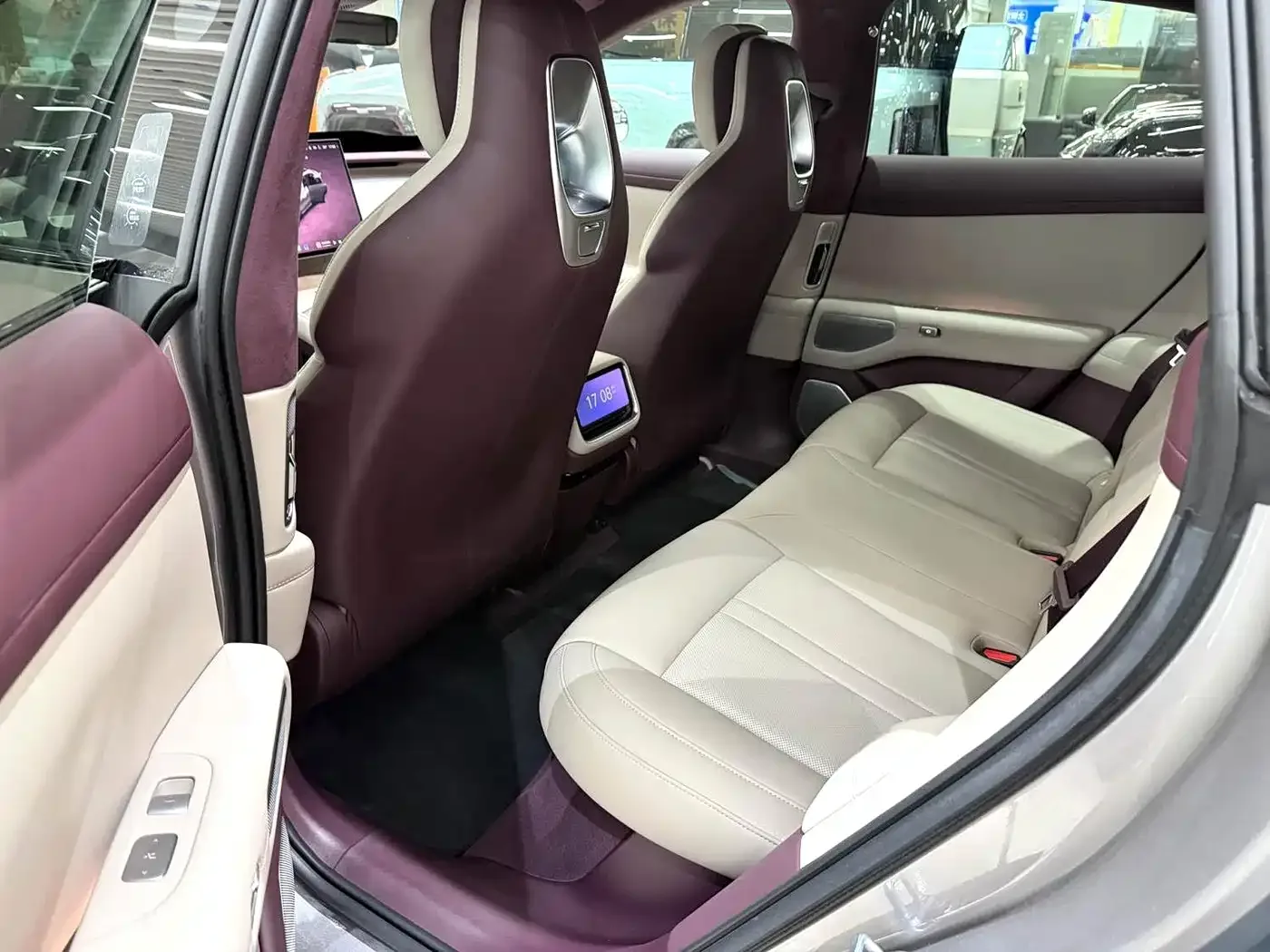 Xiaomi Auto Xiaomi YU7 2025 Ultra Long Range High Performance AWD Max Edition — Фото автомобиля 7