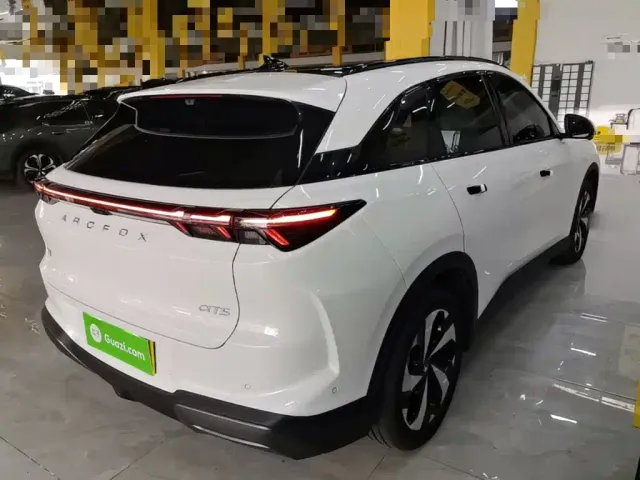 Arcfox Alpha T5 — Фото автомобиля 6