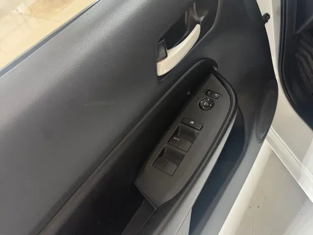 Honda Fit — Фото автомобиля 10