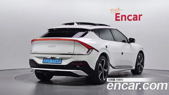 Фотография автомобиля — Kia EV6