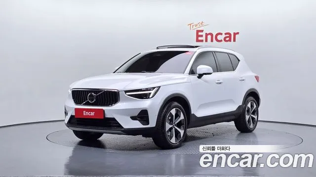 Фотография автомобиля — Volvo XC40