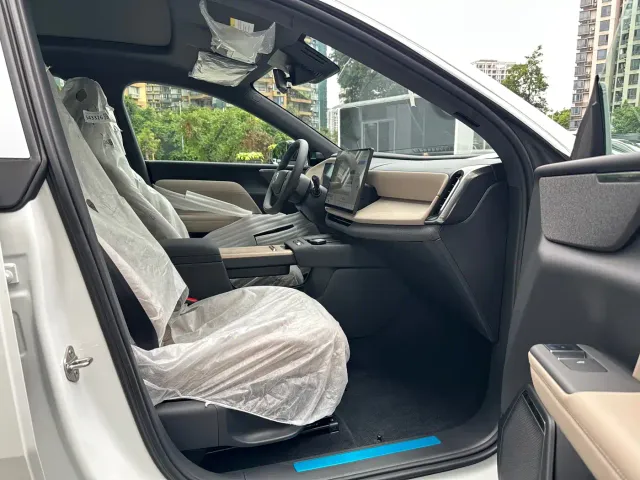 Volvo XC70 Plug-in Hybrid — Фото автомобиля 19