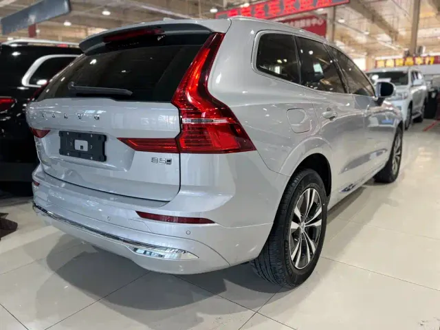 Volvo XC60 — Фото автомобиля 6