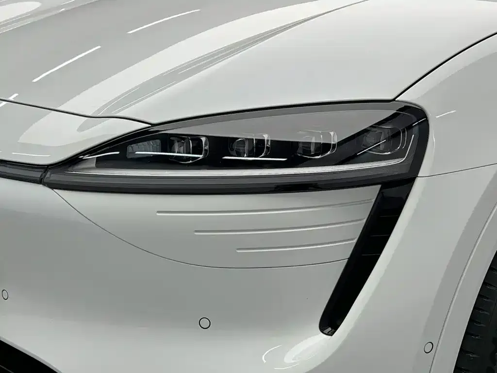 Zhijie Luxeed R7 2024 Pure Electric 802km Max — Фото автомобиля 9