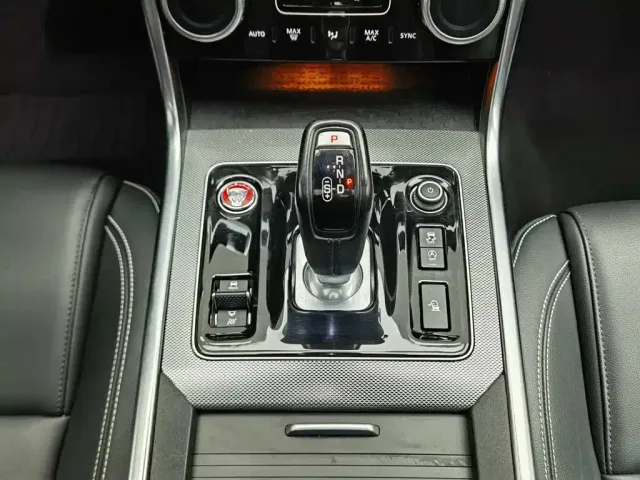 Jaguar XEL — Фото автомобиля 13