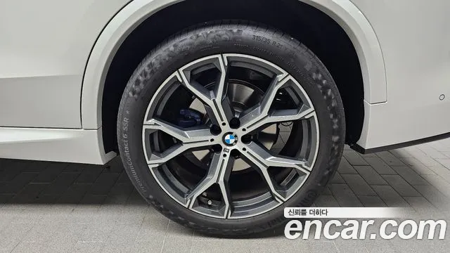 BMW X5 xDrive 40i M Sport — Фото автомобиля 5