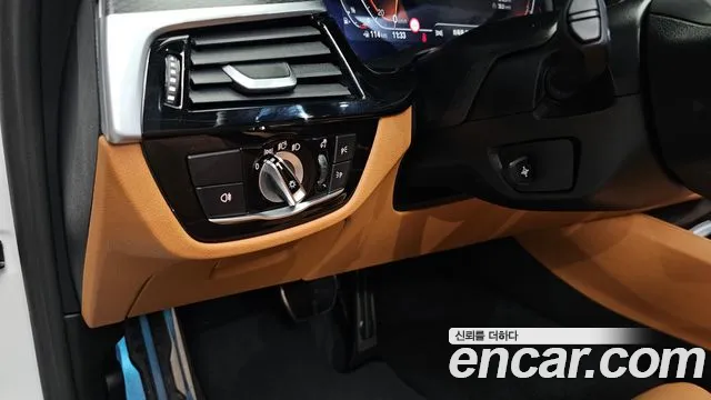 BMW 5 Series G30 — Фото автомобиля 28