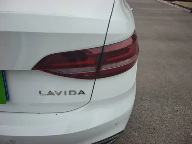 Volkswagen Lavida — Фото автомобиля 7