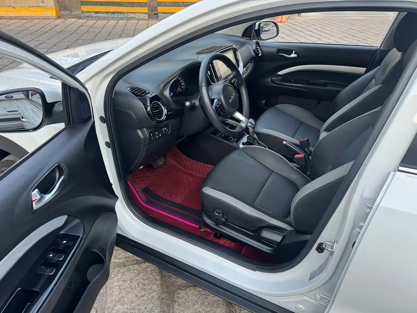 Kia KX1 2021 1.4L Automatic Fun Edition — Фото автомобиля 4