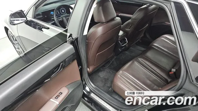 Hyundai Grandeur Grandeur (GN7) 2.5 Бензин 2WD — Фото автомобиля 11