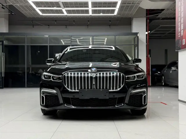 BMW 7 Series — Фото автомобиля 2