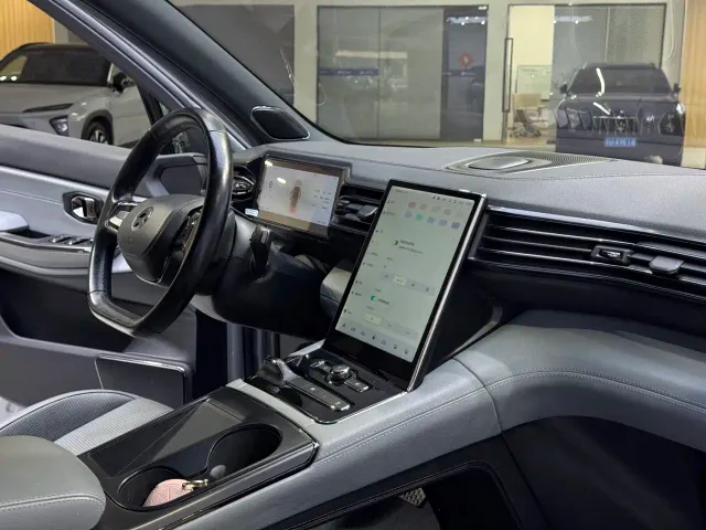 NIO NIO ES8 2020 415KM 6-Seater — Фото автомобиля 18