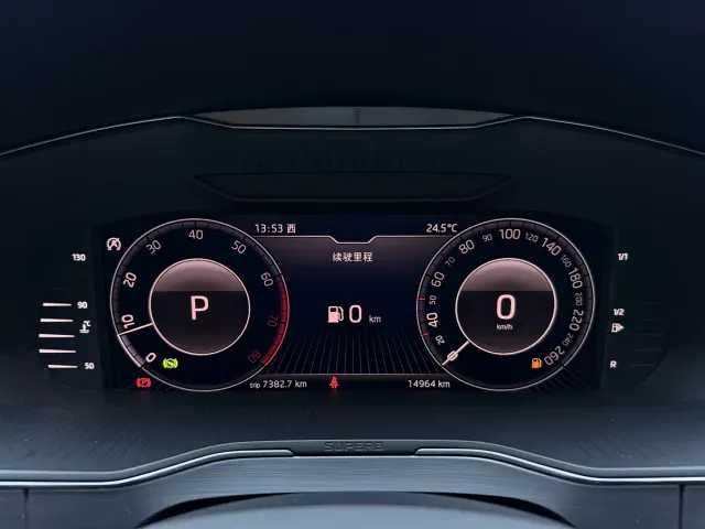 Skoda Superb — Фото автомобиля 11
