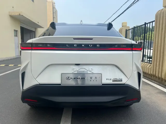 Lexus RZ — Фото автомобиля 4