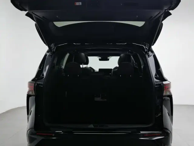 Toyota Granvia — Фото автомобиля 16