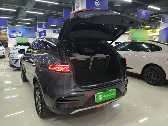 BYD Tang — Фото автомобиля 18
