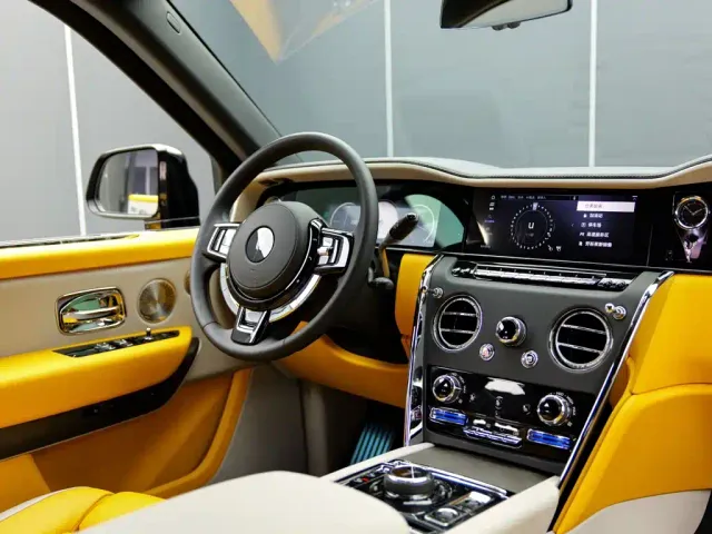 Rolls-Royce Cullinan — Фото автомобиля 22