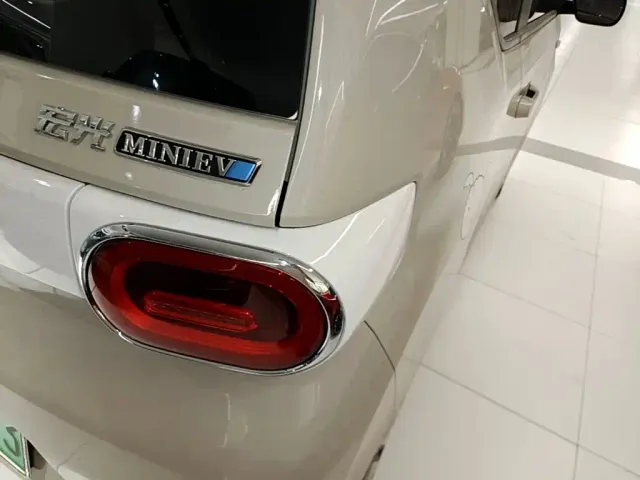 Wuling Hongguang Mini EV — Фото автомобиля 7