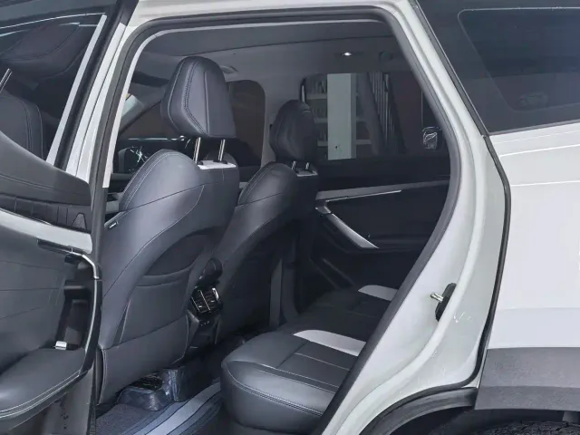 Geely Boyue L — Фото автомобиля 7