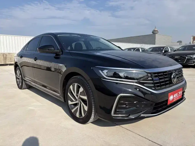 Volkswagen Passat — Фото автомобиля 3