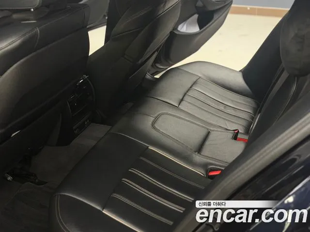 BMW 5 Series G30 — Фото автомобиля 12