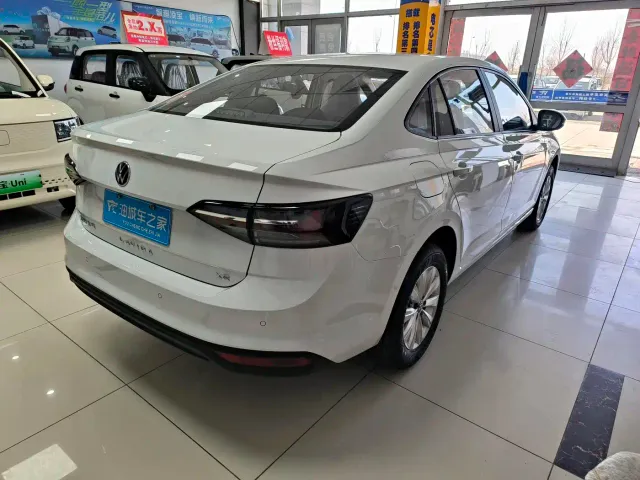 Volkswagen Lavida — Фото автомобиля 4