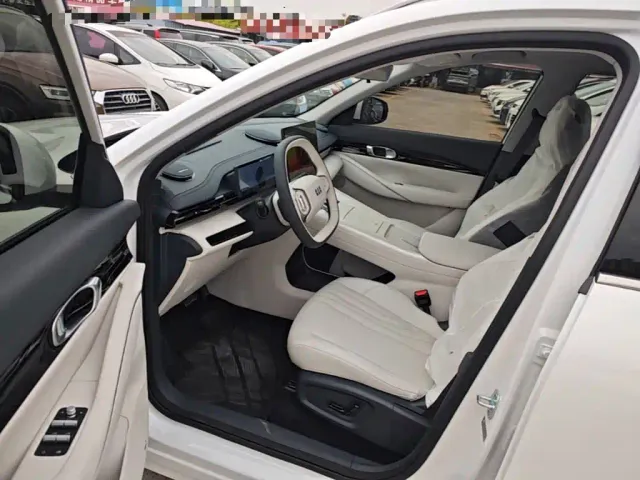 Geely Galaxy E5 — Фото автомобиля 15