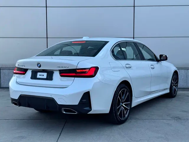 BMW 3 Series — Фото автомобиля 17