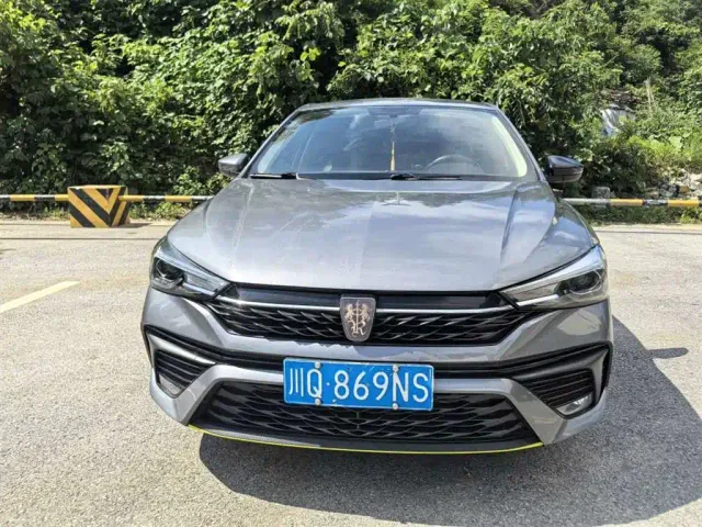 Roewe i5 — Фото автомобиля 2