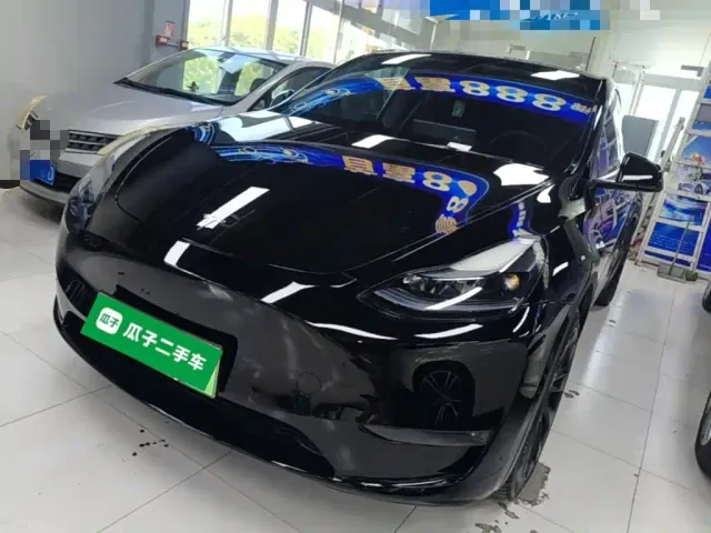 Фотография автомобиля — Tesla Model Y