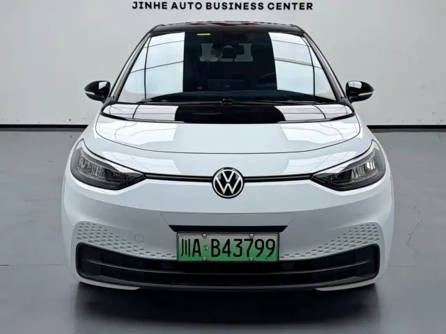 Volkswagen ID.3 — Фото автомобиля 2