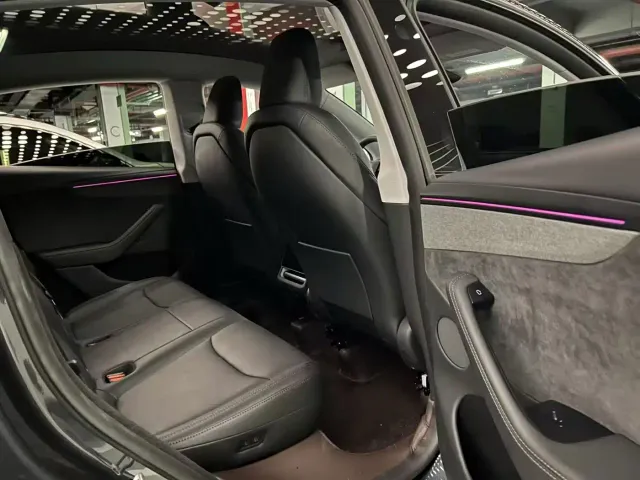 Tesla Model Y — Фото автомобиля 19