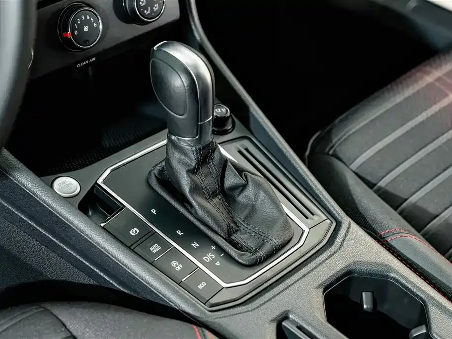 Volkswagen Lavida 2023 300TSI DSG Starlight Full Comfort Edition — Фото автомобиля 11