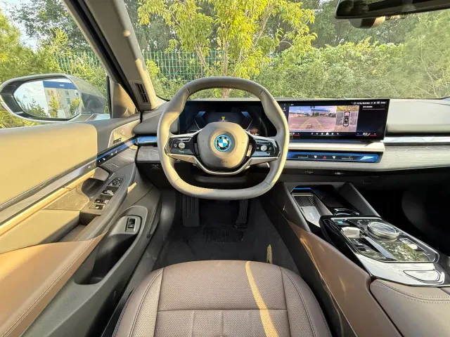 BMW i5 — Фото автомобиля 22