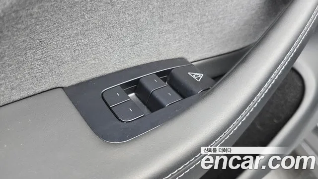 Tesla Model 3 — Фото автомобиля 28