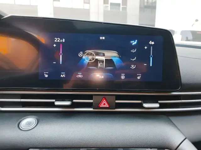 Hyundai Elantra — Фото автомобиля 12