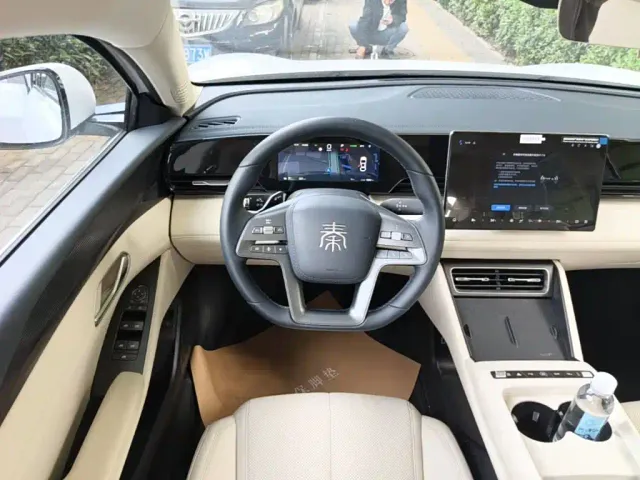 BYD Qin L — Фото автомобиля 10